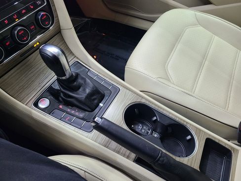 Used 2018 Volkswagen Passat 2.0T SE image 27