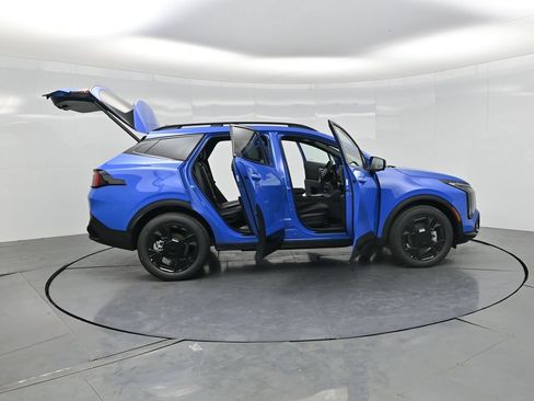 New 2026 Kia Sportage X-Line w/ X-Line Technology Package AWD/4WD image 3