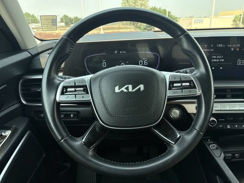 Used 2025 Kia Telluride S AWD/4WD image 14