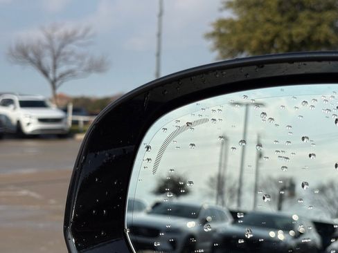 Certified 2023 Volvo XC60 B5 Ultimate w/ Climate Package image 20