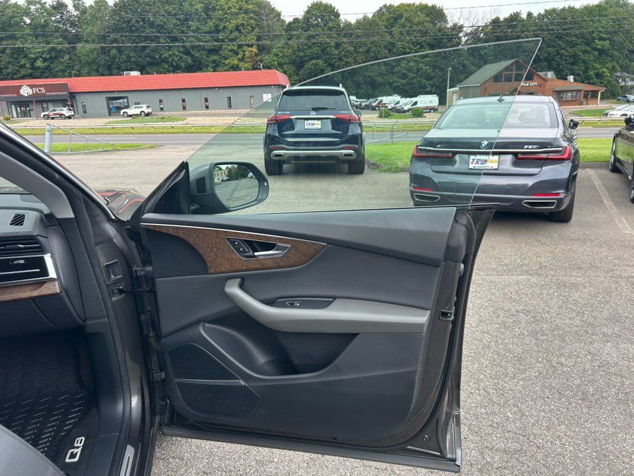 Used 2019 Audi Q8 Premium Plus AWD/4WD image 22