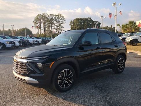 Used 2024 Chevrolet TrailBlazer LT w/ LT Cold Weather Package image 8
