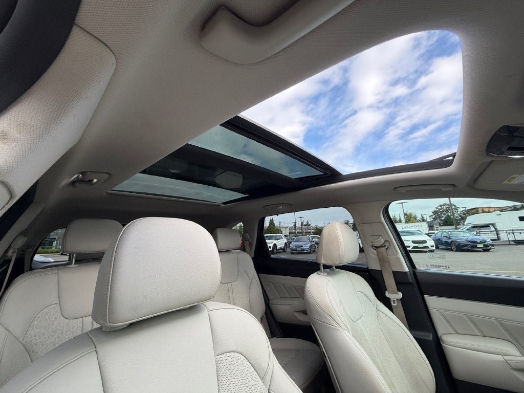 Used 2023 Kia Sorento SX Prestige w/ Panoramic Sunroof Package AWD/4WD image 27