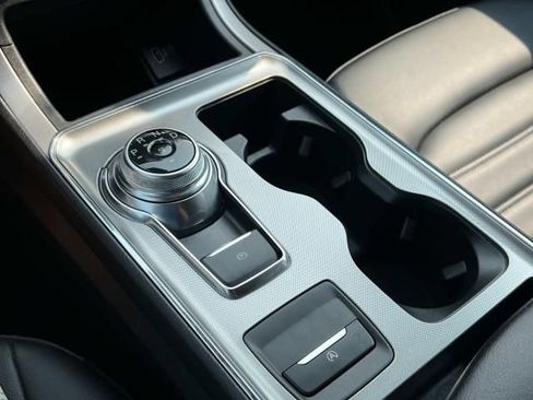 Used 2022 Ford Edge SEL image 20