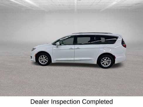 Used 2020 Chrysler Pacifica Touring-L FWD image 9