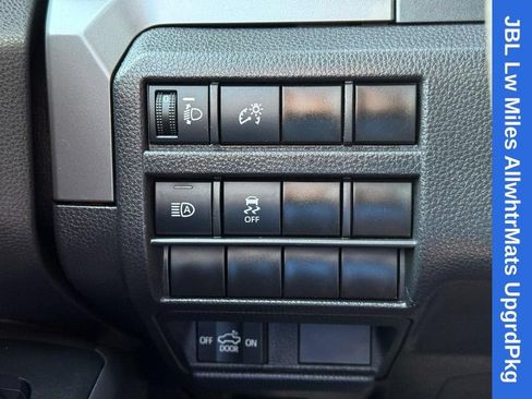 Used 2024 Toyota Tacoma SR5 w/ SR5 Upgrade Package AWD/4WD image 28