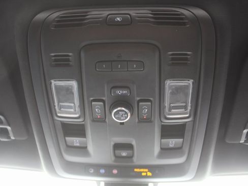 Used 2021 GMC Yukon Denali w/ Denali Premium Package image 42