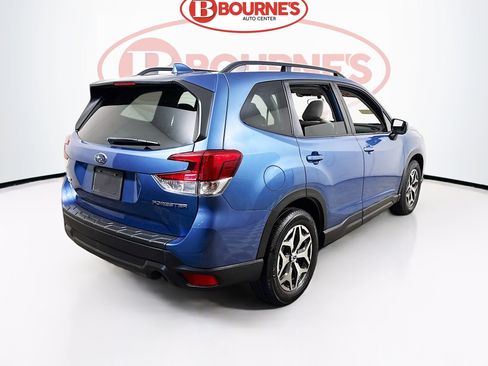 Used 2021 Subaru Forester Premium AWD/4WD image 11