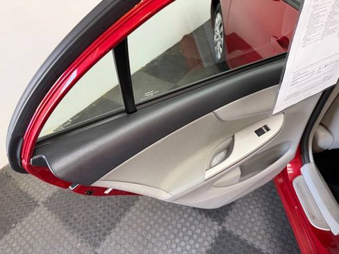 Used 2012 Toyota Corolla LE FWD image 33