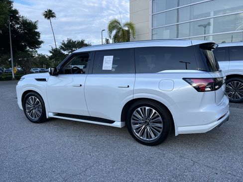 Certified 2026 INFINITI QX80 Luxe w/ Cargo Package AWD/4WD image 7