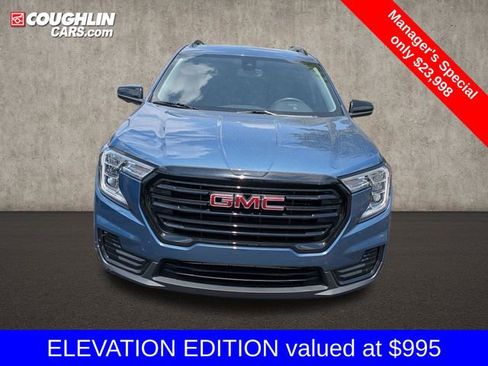 Used 2024 GMC Terrain SLE w/ Driver Convenience Package AWD/4WD image 2
