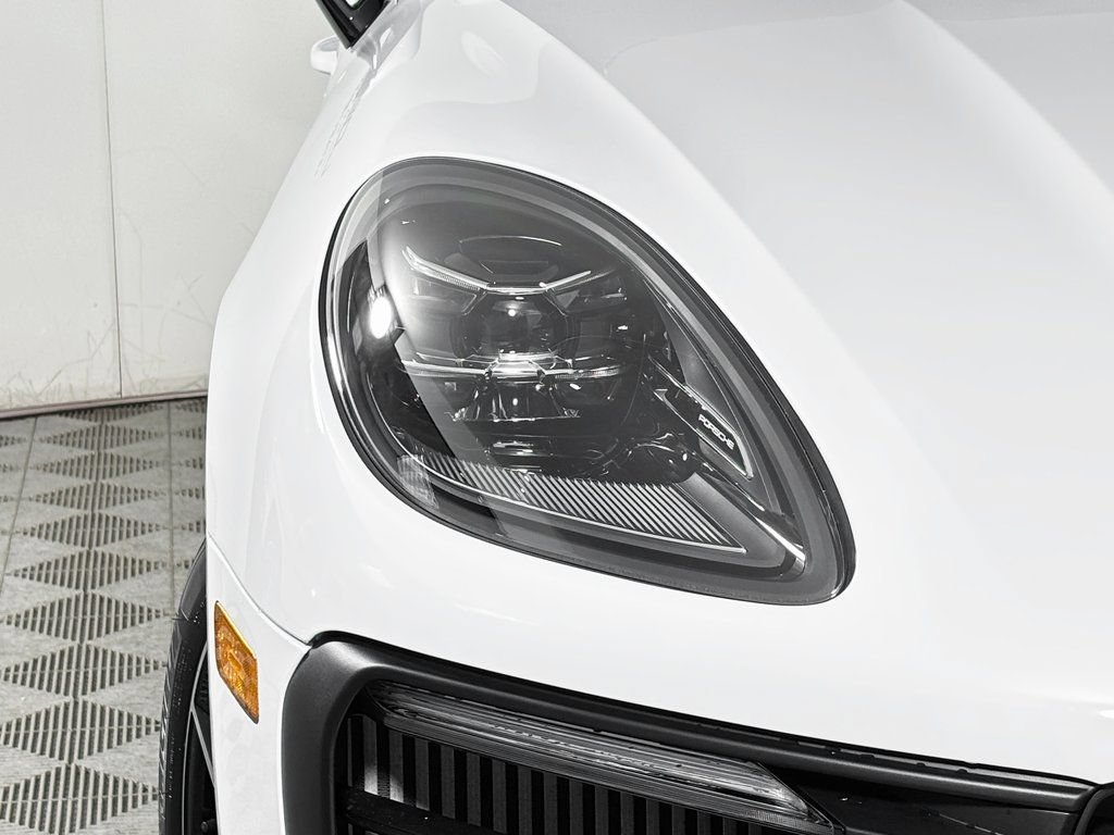 Used 2026 Porsche Macan S AWD/4WD image 11