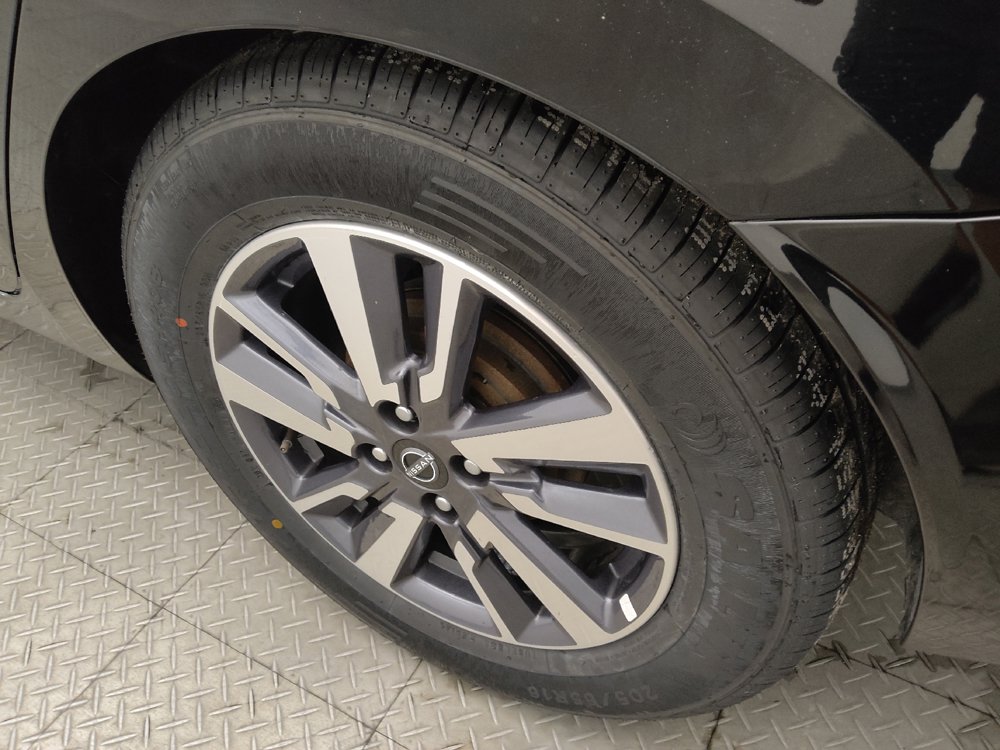Used 2023 Nissan Versa SV FWD image 31