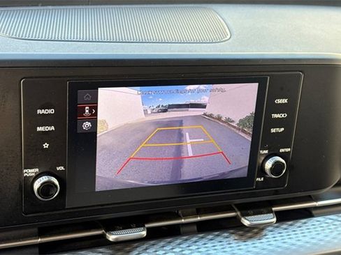 Used 2024 Kia Carnival LX image 28