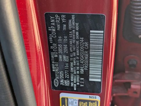 Used 2025 Hyundai Elantra SE image 34