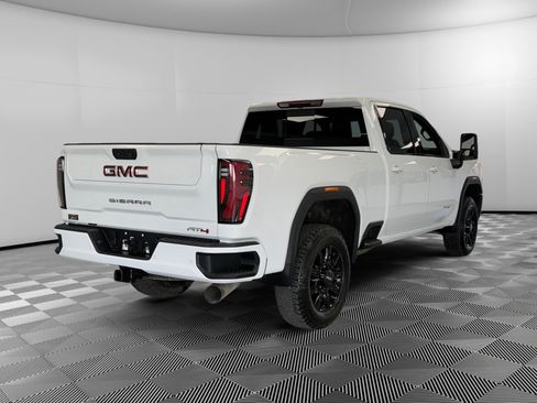 Used 2025 GMC Sierra 2500 AT4 image 8