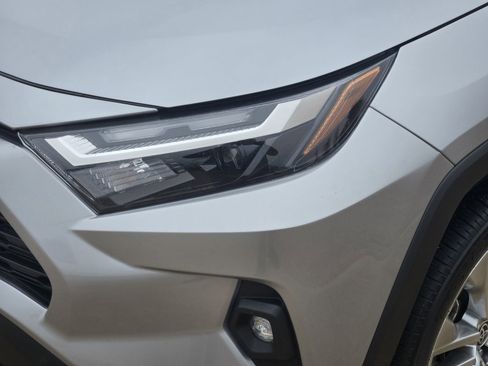 Used 2023 Toyota RAV4 XLE Premium image 9