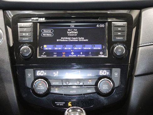 Used 2020 Nissan Rogue SV image 30