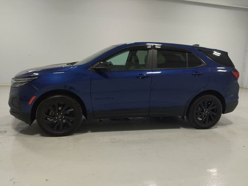 Used 2023 Chevrolet Equinox LS w/ LS Convenience Package AWD/4WD image 2