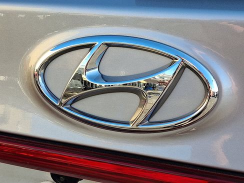 Certified 2023 Hyundai Santa Fe Limited image 29