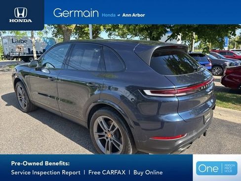 Used 2024 Porsche Cayenne AWD/4WD image 13