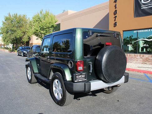 Used 2011 Jeep Wrangler Sahara w/ Connectivity Group AWD/4WD image 12