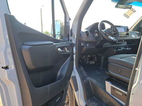 Used 2026 Mercedes-Benz Sprinter 2500 image 19