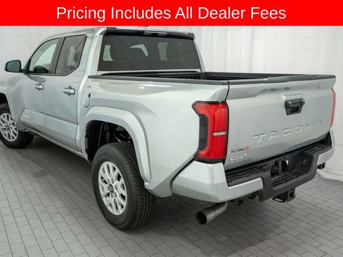 Used 2024 Toyota Tacoma SR5 AWD/4WD image 3