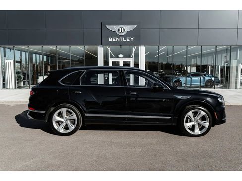 Used 2023 Bentley Bentayga Extended Wheelbase image 6