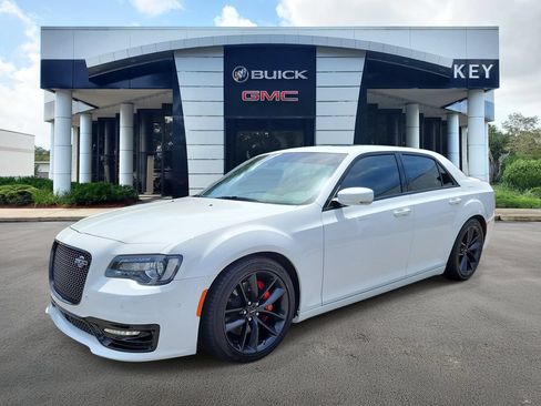 Used 2023 Chrysler 300 C RWD image 2
