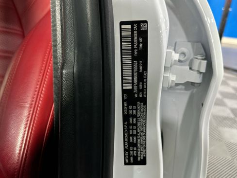 Used 2022 Alfa Romeo Giulia Veloce image 41