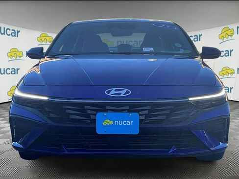 Used 2025 Hyundai Elantra SEL image 2