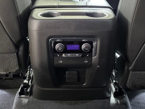 Used 2023 Chevrolet Tahoe Premier AWD/4WD image 18