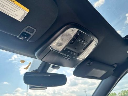 Used 2020 Jeep Grand Cherokee Altitude AWD/4WD image 39