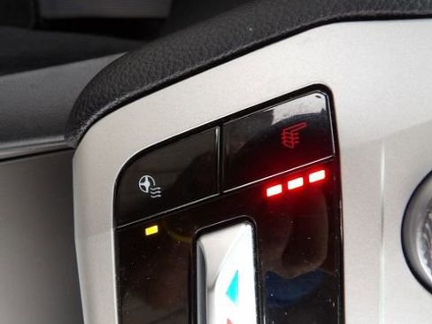 Certified 2022 Ford Explorer XLT w/ Equipment Group 202A image 16