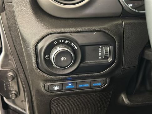Used 2023 Jeep Wrangler Unlimited w/ Cold Weather Group AWD/4WD image 18