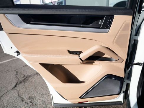 Used 2024 Porsche Cayenne S image 37