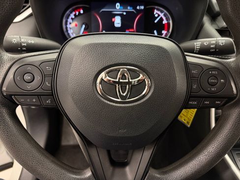 Used 2024 Toyota RAV4 LE AWD/4WD image 28