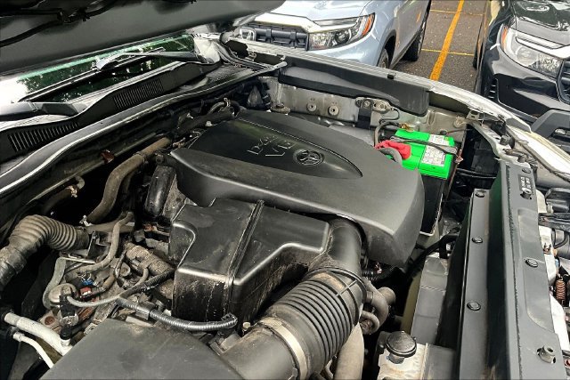 Used 2018 Toyota Tacoma Limited AWD/4WD image 32