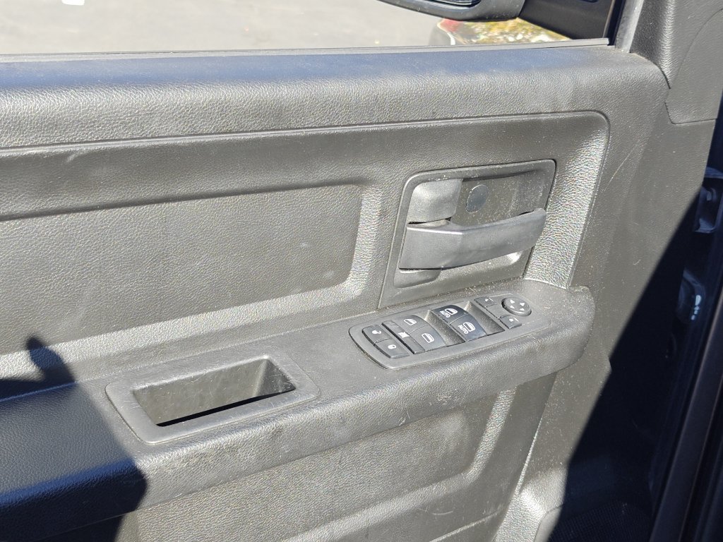 Used 2019 RAM 1500 Express AWD/4WD image 10