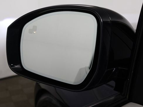 Used 2022 Land Rover Discovery HSE R-Dynamic image 36