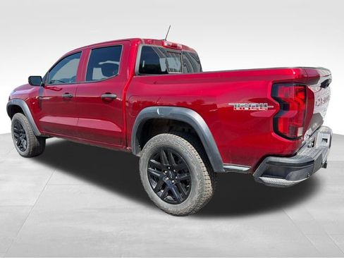 Used 2024 Chevrolet Colorado Trail Boss w/ Advanced Trailering Package AWD/4WD image 3