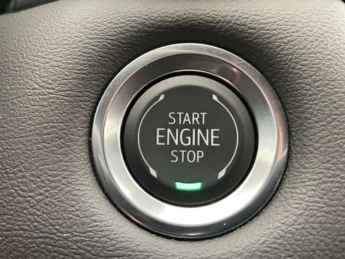 Used 2026 GMC Canyon Elevation image 23