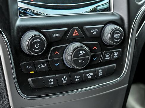 Used 2018 Jeep Grand Cherokee Limited AWD/4WD image 24