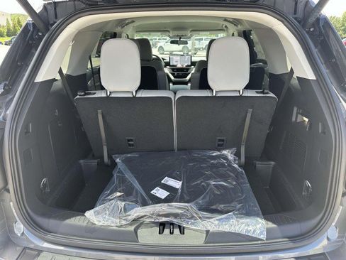 New 2025 Ford Explorer Active w/ Active Comfort Package image 18