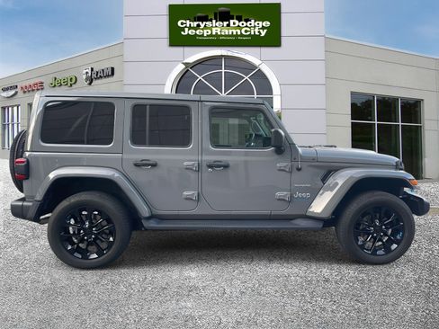 Used 2023 Jeep Wrangler Sahara w/ Cold Weather Group image 5