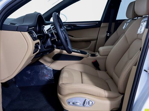New 2026 Porsche Macan S image 5