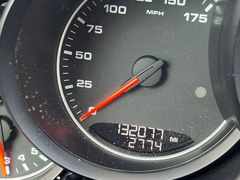 Used 2017 Porsche Cayenne Platinum Edition image 27