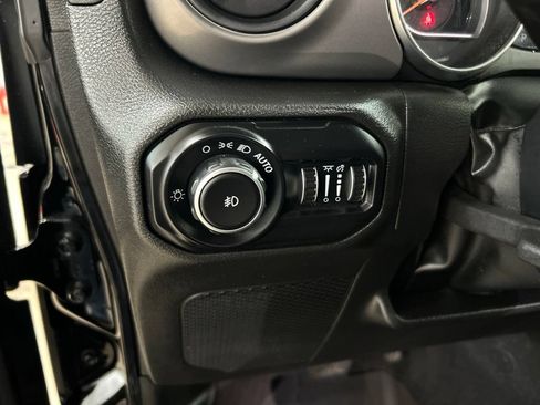 Used 2022 Jeep Wrangler Unlimited Sport AWD/4WD image 14