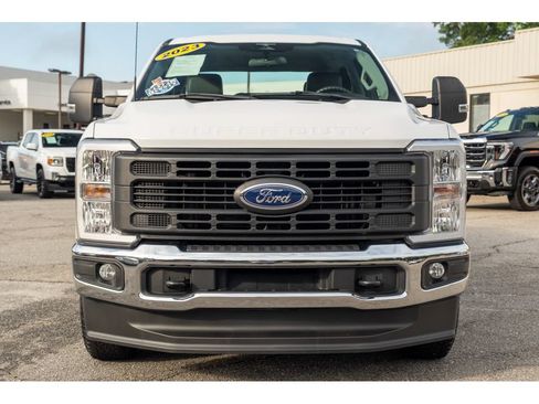 Used 2023 Ford F250 XL w/ XL Chrome Package AWD/4WD image 3